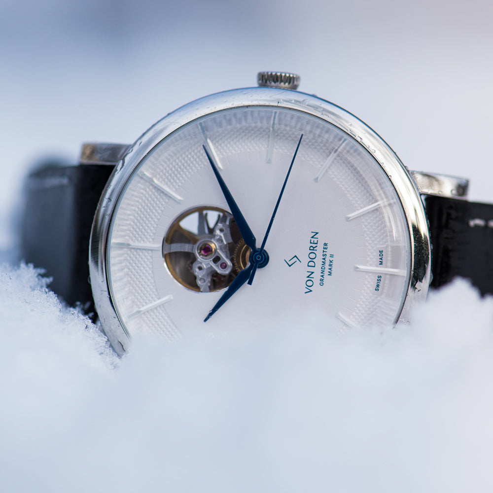 Von Doren kokke. Modell Grandmaster Kark II Open Heart liggende i snø