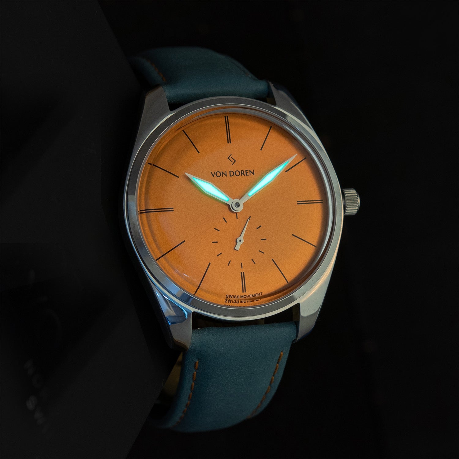 Von Doren klokke, Runde Mark II - Oransje skive med lume på viserene.