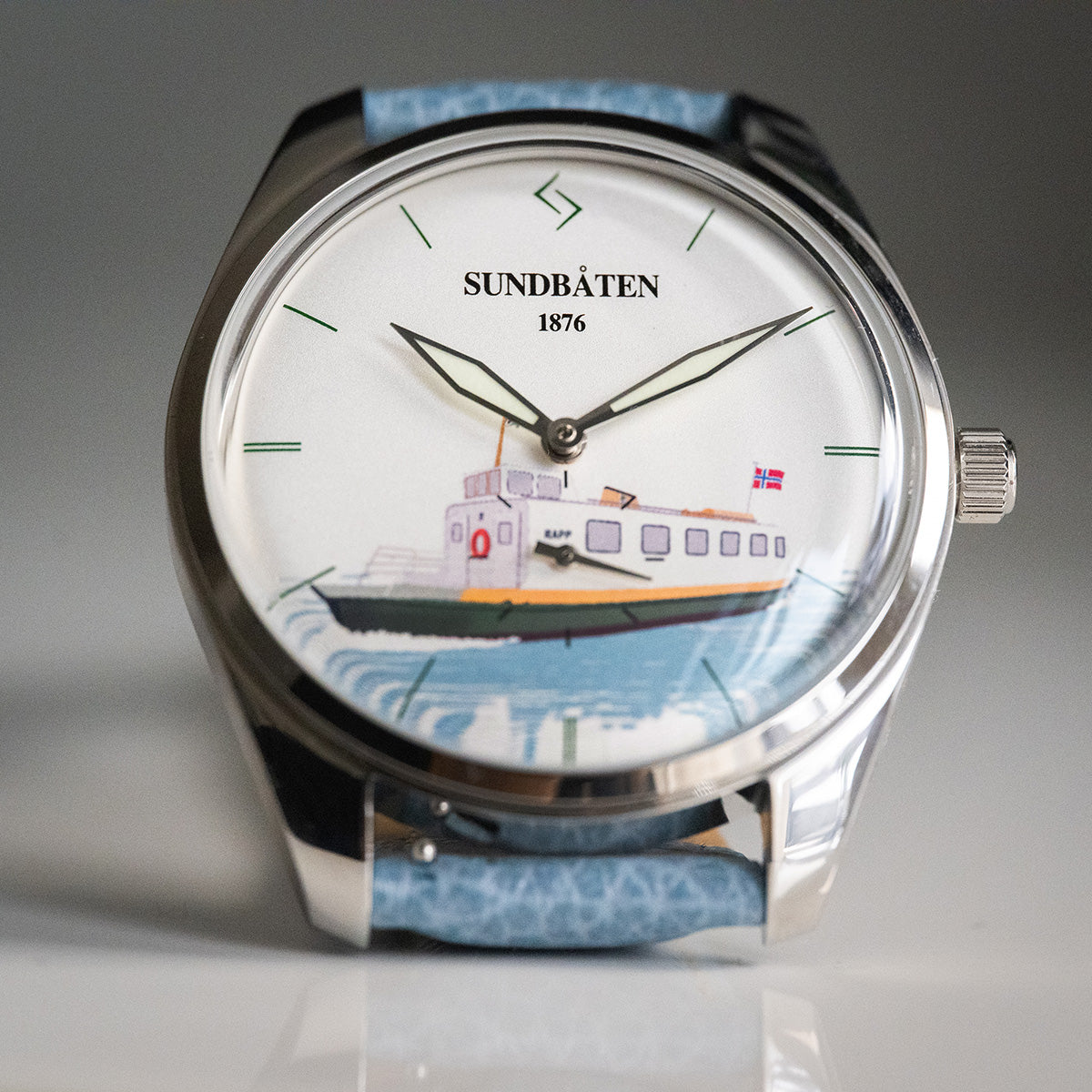 Sundbåten rapp avbildet på en klokke