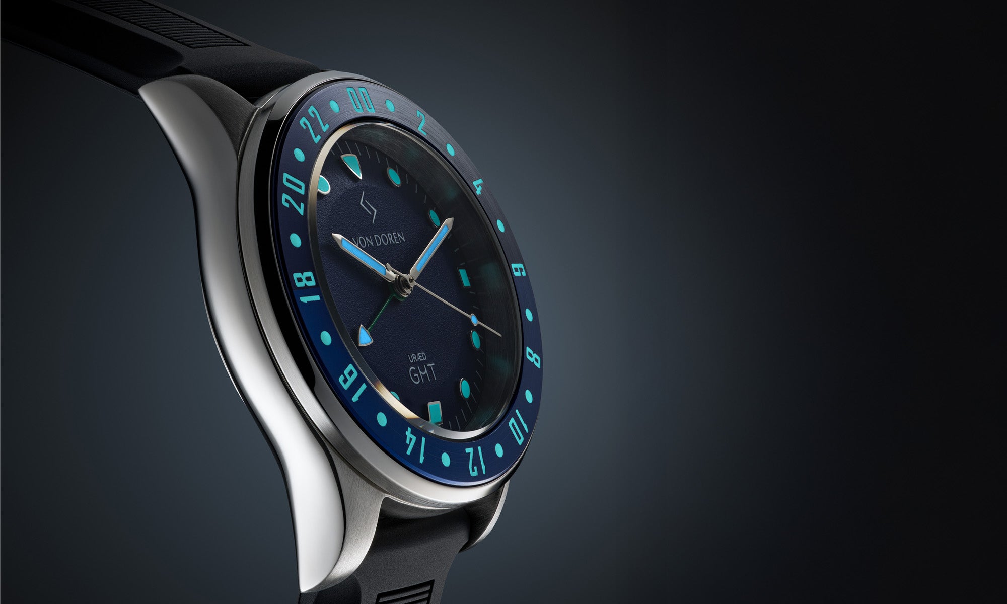 Von Doren Uræd klokke vist fra siden.