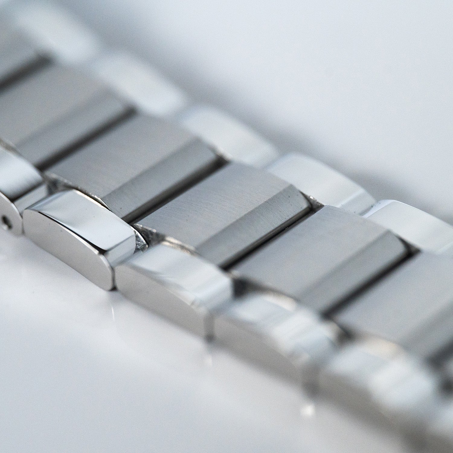 Nærbilde av stållenke.