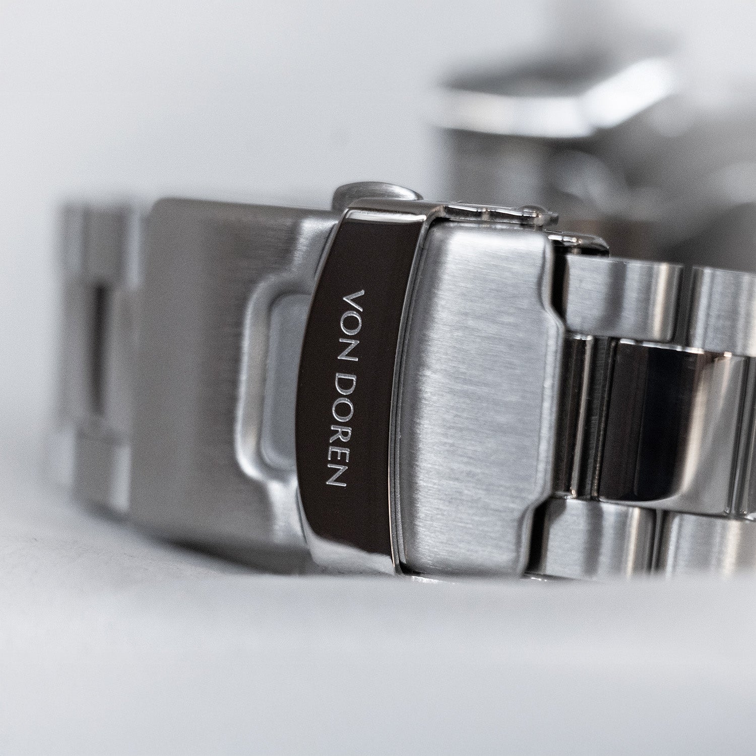 Lenke til Von Doren klokker. 