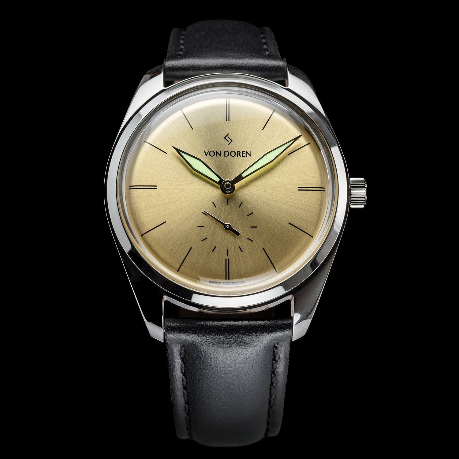Von Doren klokkemodell Runde old. Skiven er gullfarget og reimen er sort